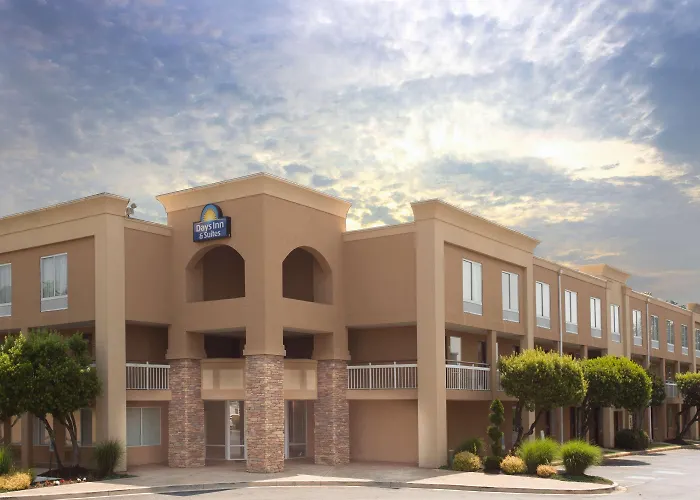 Days Inn By Wyndham Greenville