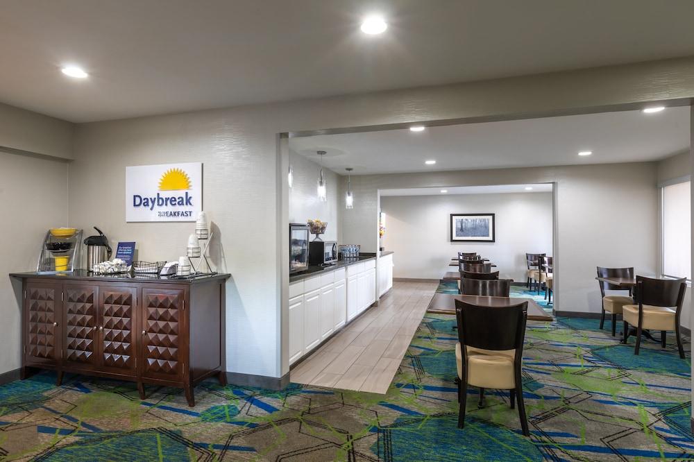 Days By Wyndham Motel 2*
