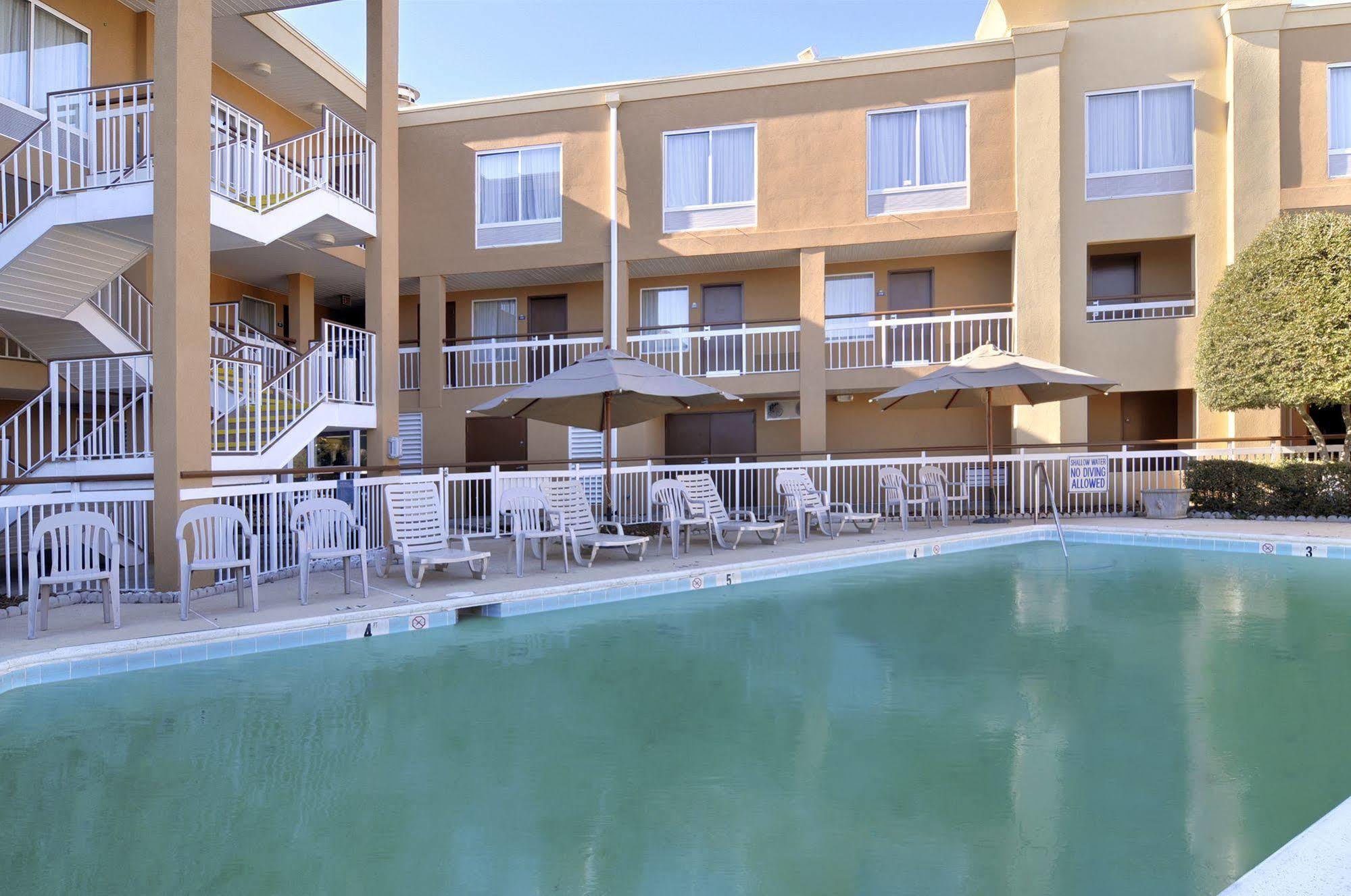 Days By Wyndham Greenville